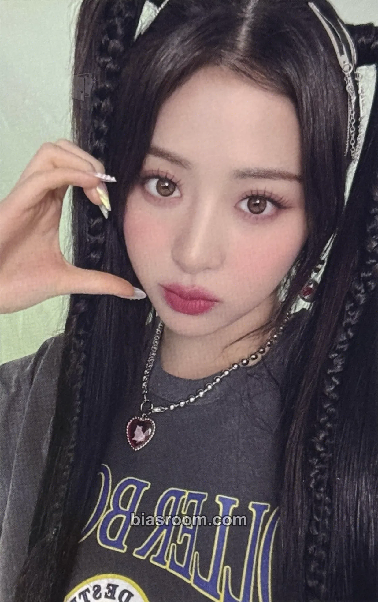 Huh Yunjin UNFORGIVEN (Japanese Ver) Photocard - LE SSERAFIM - LE SSERAFIM K-pop photocard