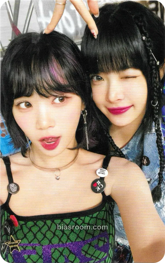 UNFORGIVEN (Japanese Ver) Photocard - LE SSERAFIM - LE SSERAFIM K-pop photocard