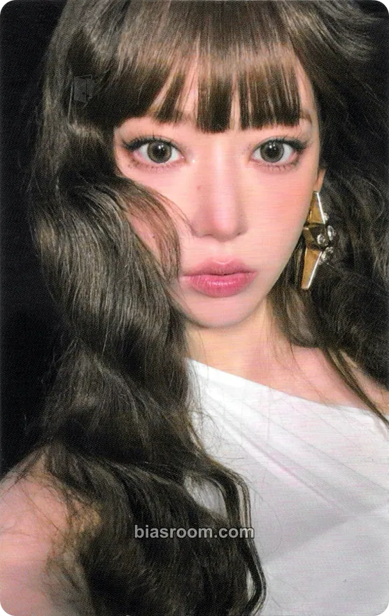 Sakura HOT Photocard - LE SSERAFIM - LE SSERAFIM K-pop photocard