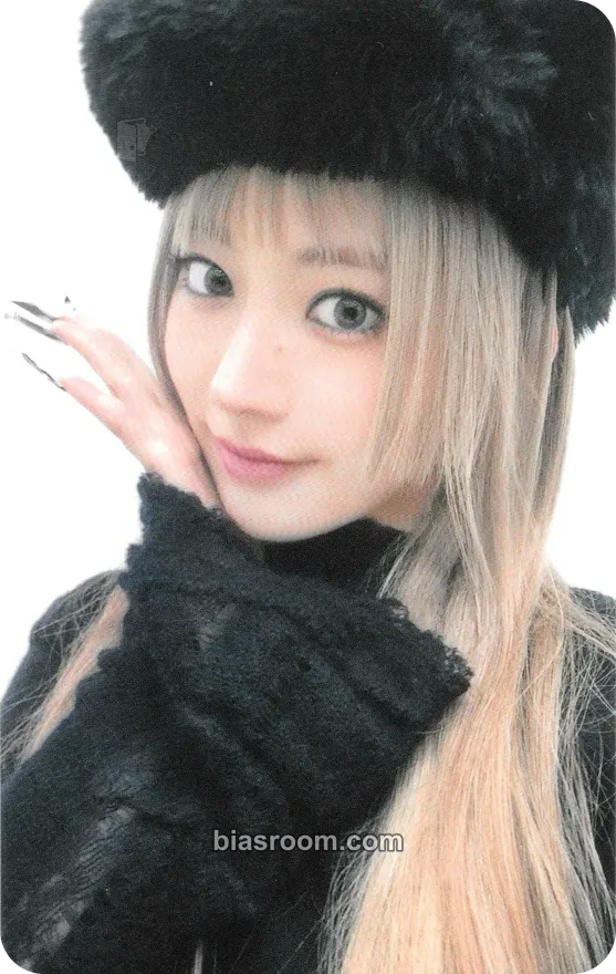 Sakura HOT Photocard - LE SSERAFIM - LE SSERAFIM K-pop photocard