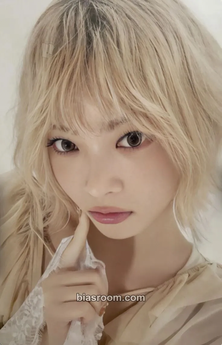 Hong Eunchae HOT Photocard - LE SSERAFIM - LE SSERAFIM K-pop photocard