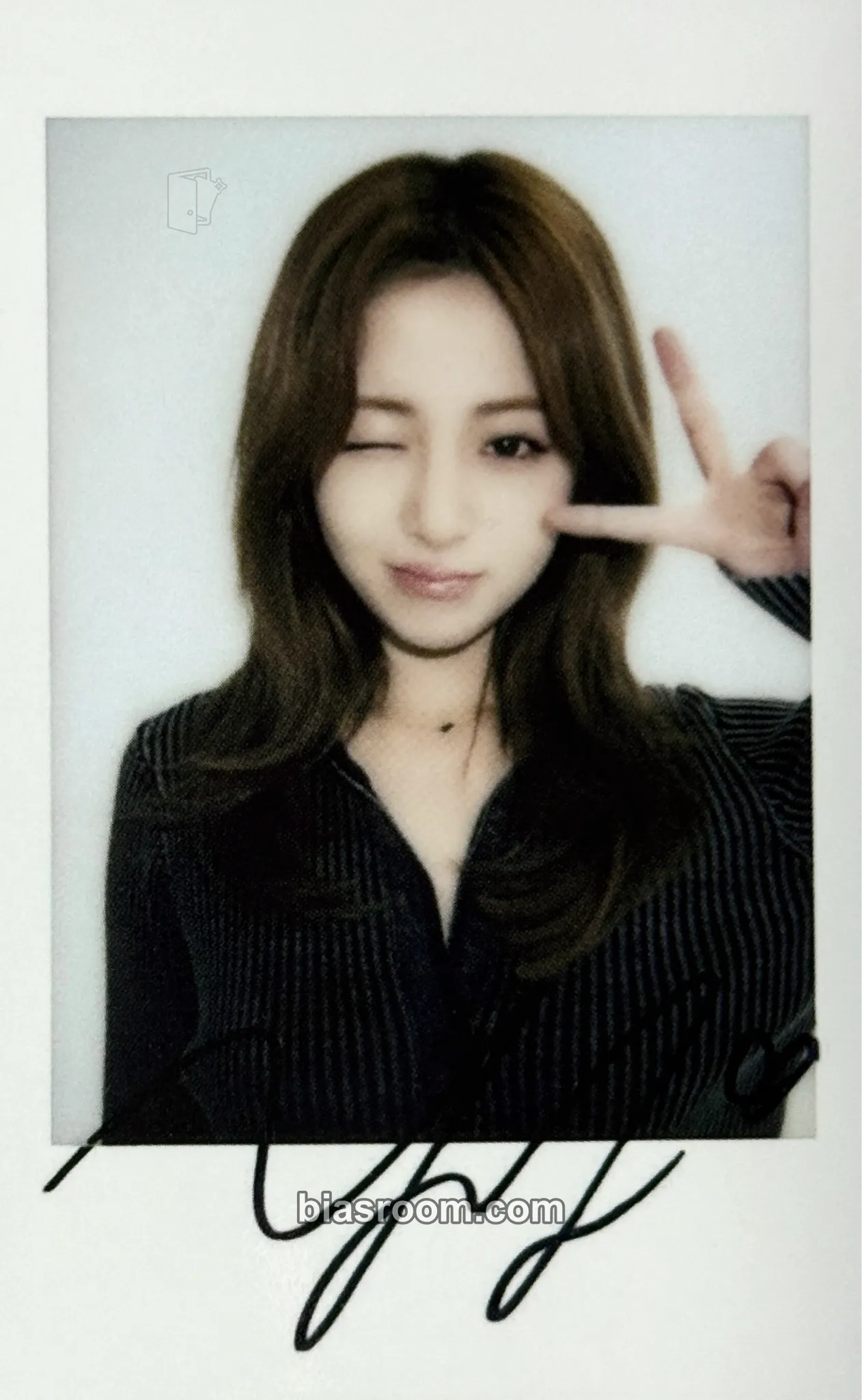 Huh Yunjin HOT Photocard - LE SSERAFIM - LE SSERAFIM K-pop photocard