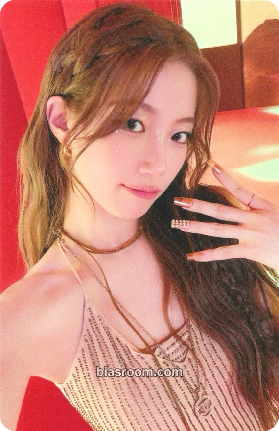 Kazuha HOT Photocard - LE SSERAFIM - LE SSERAFIM K-pop photocard