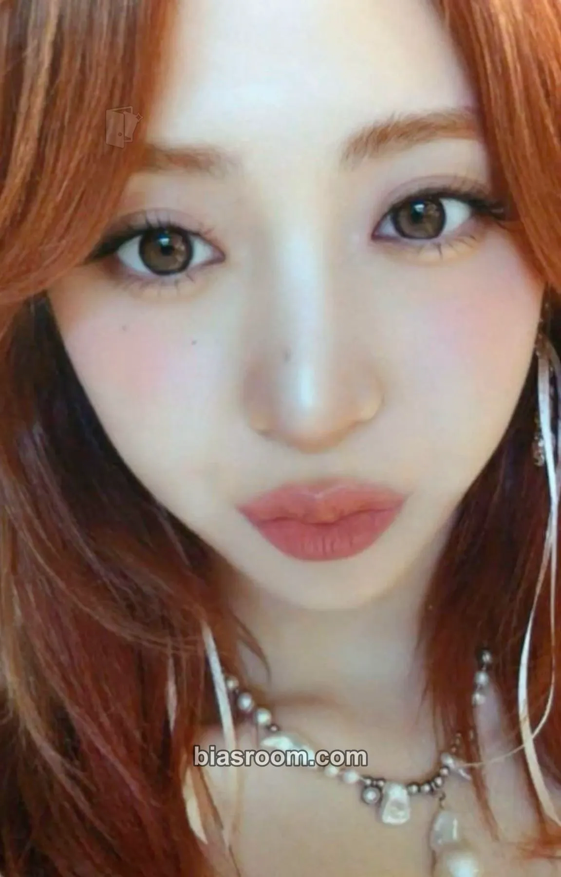Huh Yunjin HOT Photocard - LE SSERAFIM - LE SSERAFIM K-pop photocard