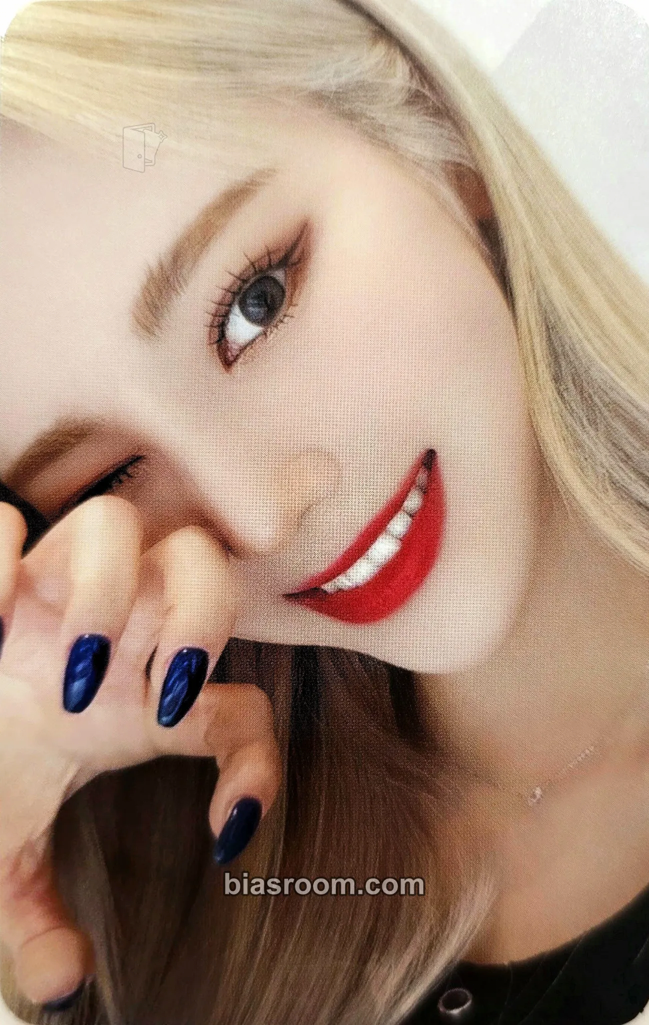 JinSoul LOONA x Wonderwall Contents Package Photocard - LOONA - LOONA K-pop photocard