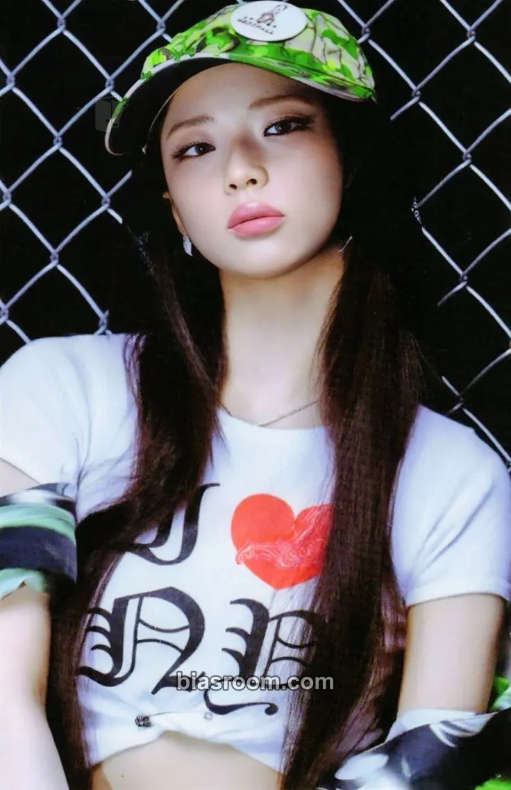 Ruka WE GO UP Photocard - BABYMONSTER - BABYMONSTER K-pop photocard