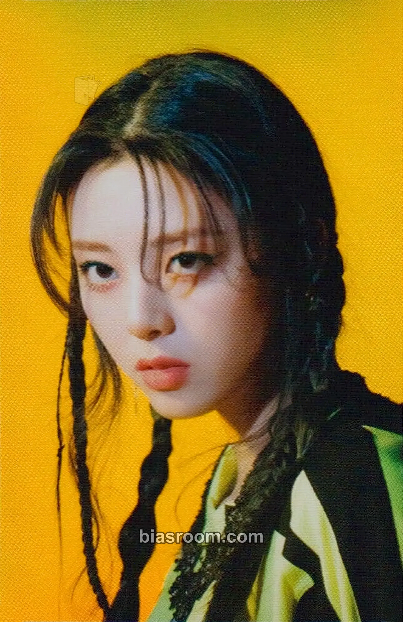 Yuna GUESS WHO Photocard - ITZY - ITZY K-pop photocard