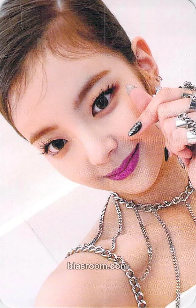 Lia GUESS WHO Photocard - ITZY - ITZY K-pop photocard