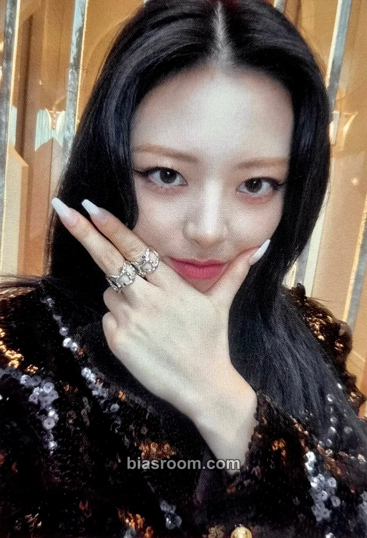 Yuna GUESS WHO Photocard - ITZY - ITZY K-pop photocard