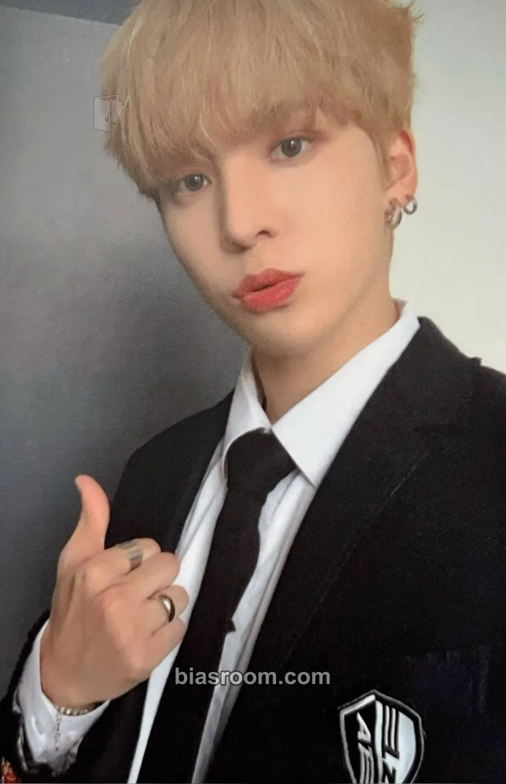 Yunho ZERO : FEVER EPILOGUE Photocard - ATEEZ - ATEEZ K-pop photocard