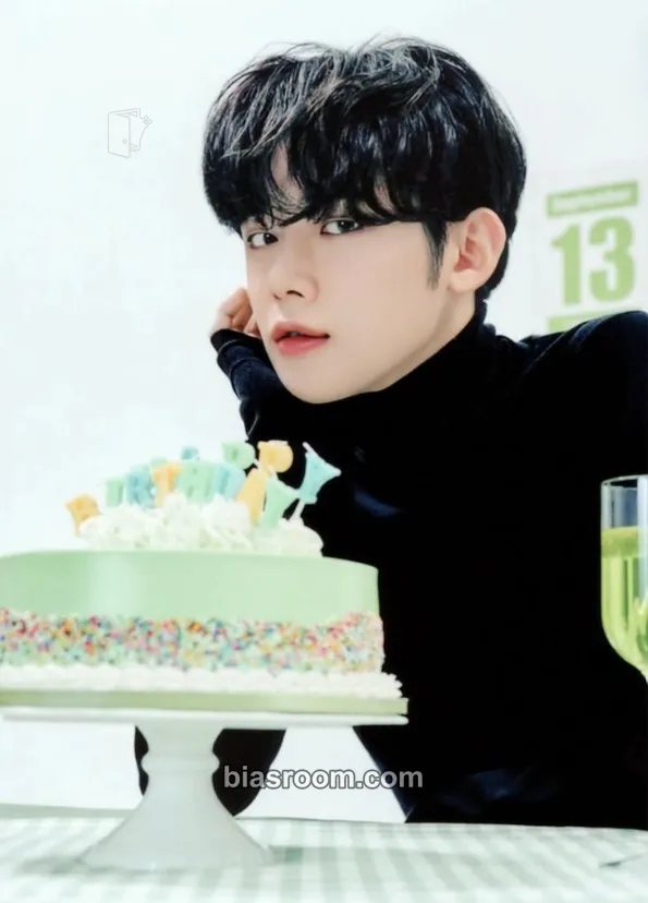 Yeonjun Birthday Merch Photocard - TOMORROW X TOGETHER - TOMORROW X TOGETHER K-pop photocard