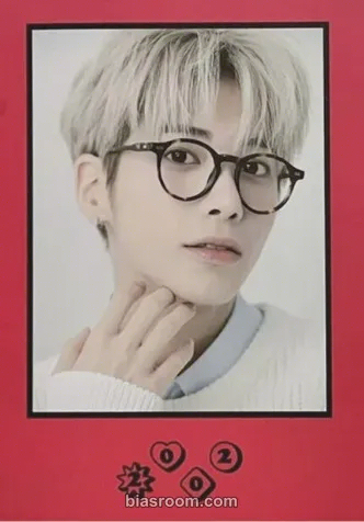 Taehyun Birthday Merch Photocard - TOMORROW X TOGETHER - TOMORROW X TOGETHER K-pop photocard