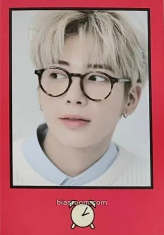 Taehyun Birthday Merch Photocard - TOMORROW X TOGETHER - TOMORROW X TOGETHER K-pop photocard