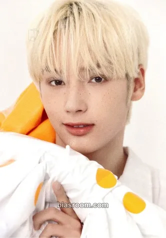 Huening Kai Birthday Merch Photocard - TOMORROW X TOGETHER - TOMORROW X TOGETHER K-pop photocard