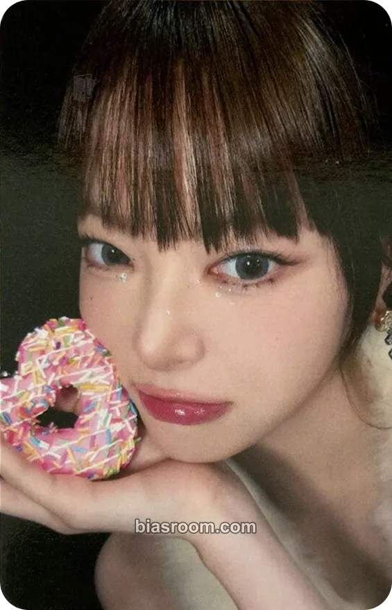 Hong Eunchae HOT Photocard - LE SSERAFIM - LE SSERAFIM K-pop photocard