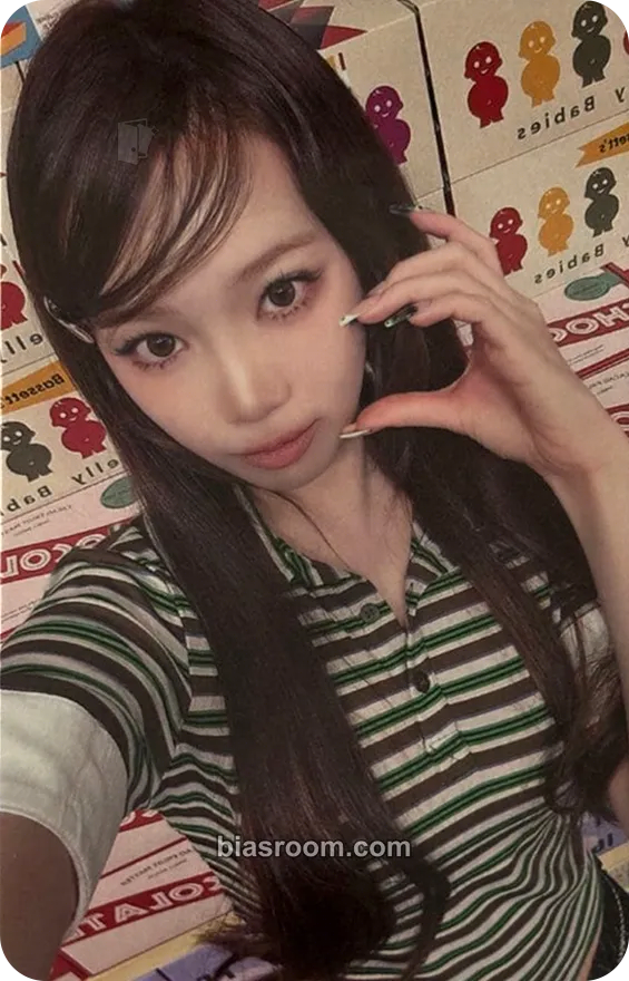 Kim Chaewon HOT Photocard - LE SSERAFIM - LE SSERAFIM K-pop photocard