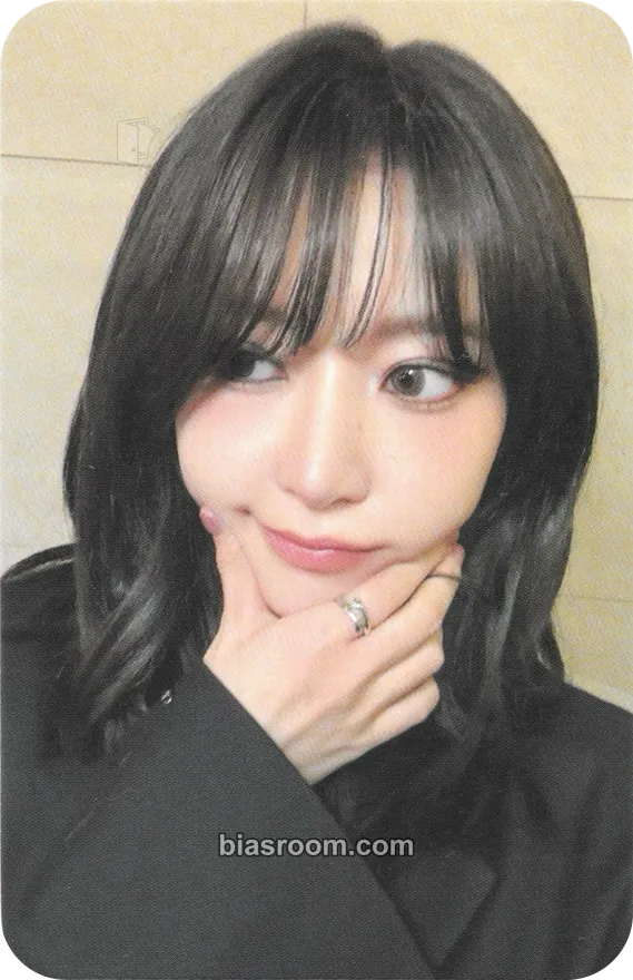 Sakura HOT Photocard - LE SSERAFIM - LE SSERAFIM K-pop photocard
