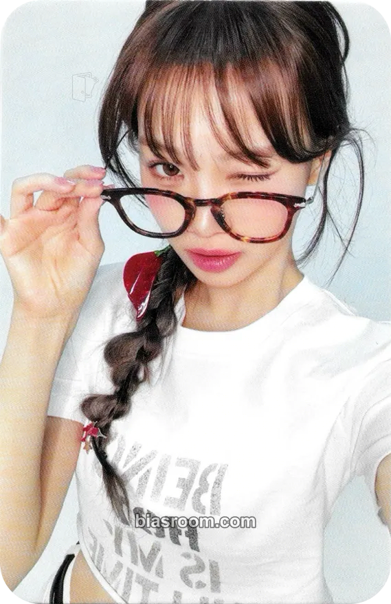 Kim Chaewon HOT Photocard - LE SSERAFIM - LE SSERAFIM K-pop photocard