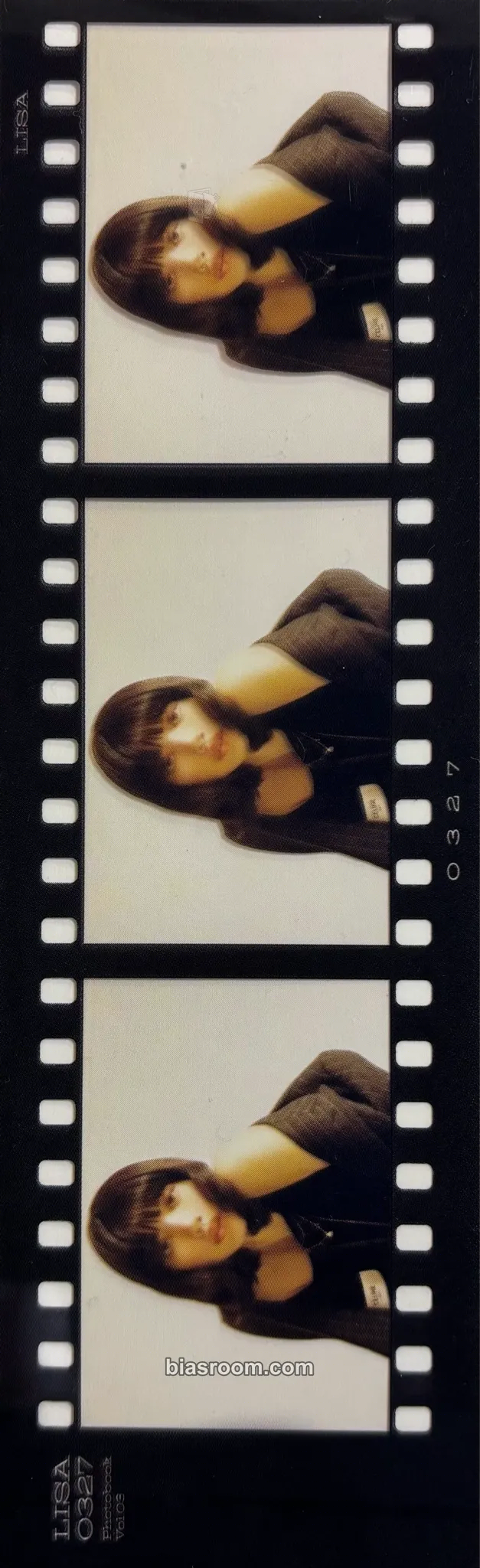 Lisa Lisa Photobook 0327 Photocard - BLACKPINK - BLACKPINK K-pop photocard