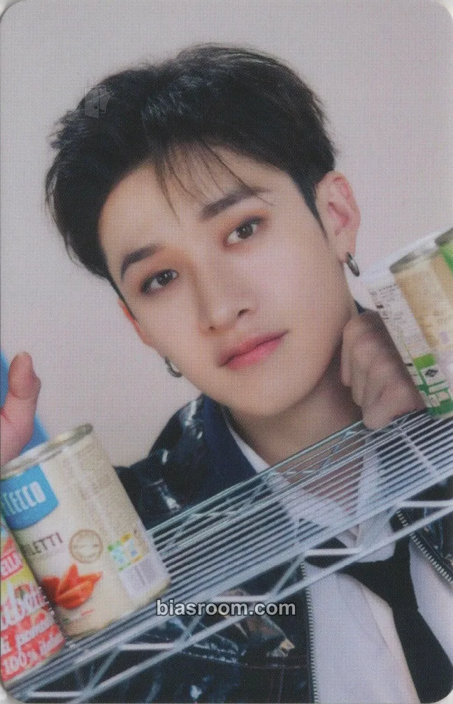 Bang Chan 2023 Season's Greetings - SKZ's Mini World Photocard - Stray Kids - Stray Kids K-pop photocard