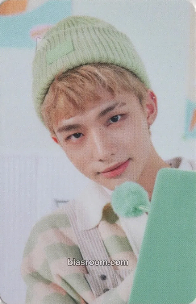 Hyunjin 2023 Season's Greetings - SKZ's Mini World Photocard - Stray Kids - Stray Kids K-pop photocard