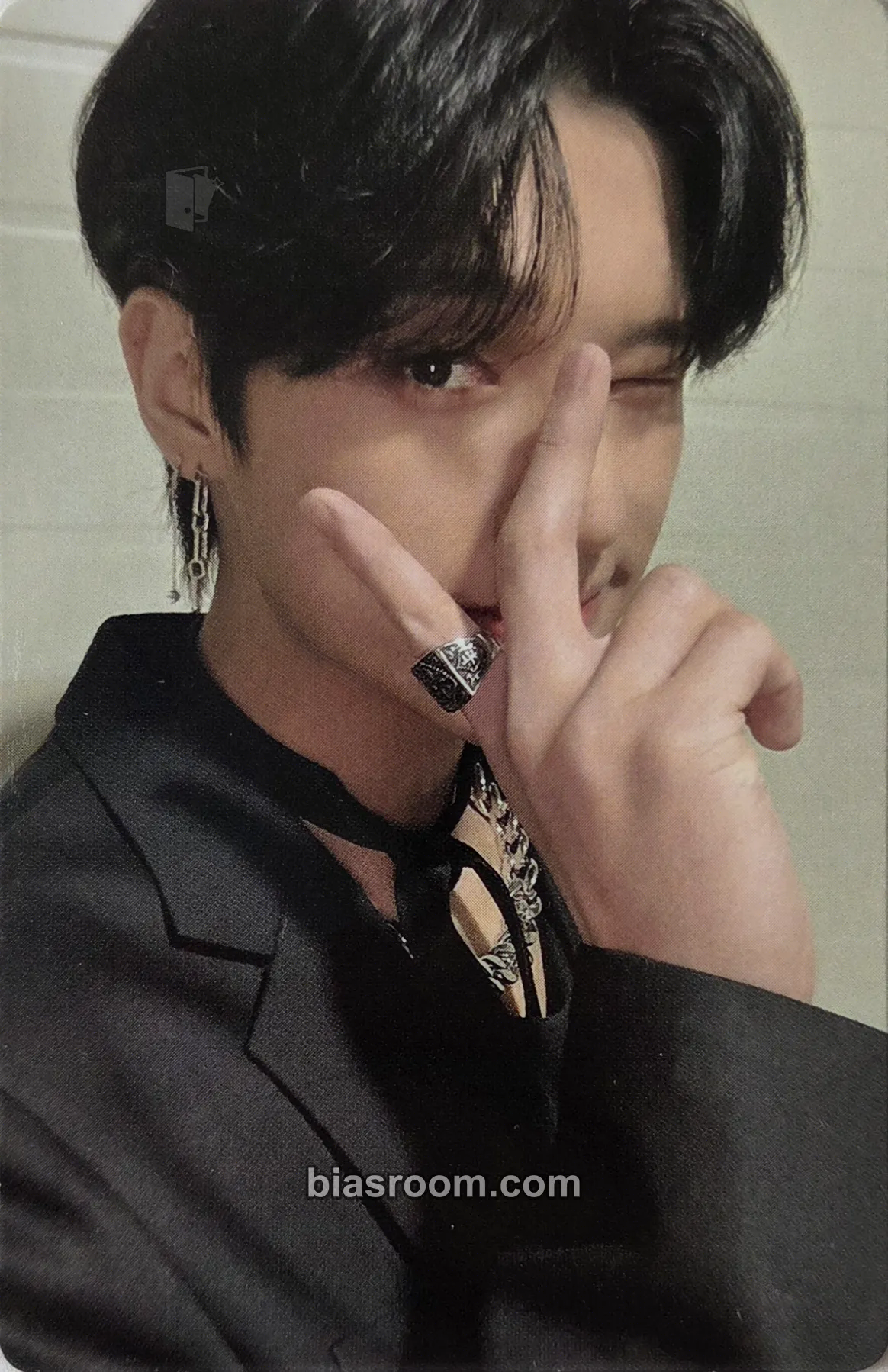 Wooyoung THE WORLD EP.1 : MOVEMENT Photocard - ATEEZ - ATEEZ K-pop photocard