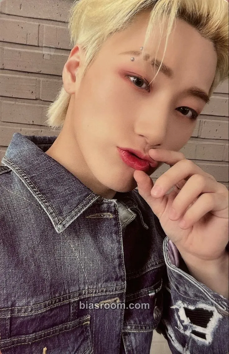San THE WORLD EP.1 : MOVEMENT Photocard - ATEEZ - ATEEZ K-pop photocard