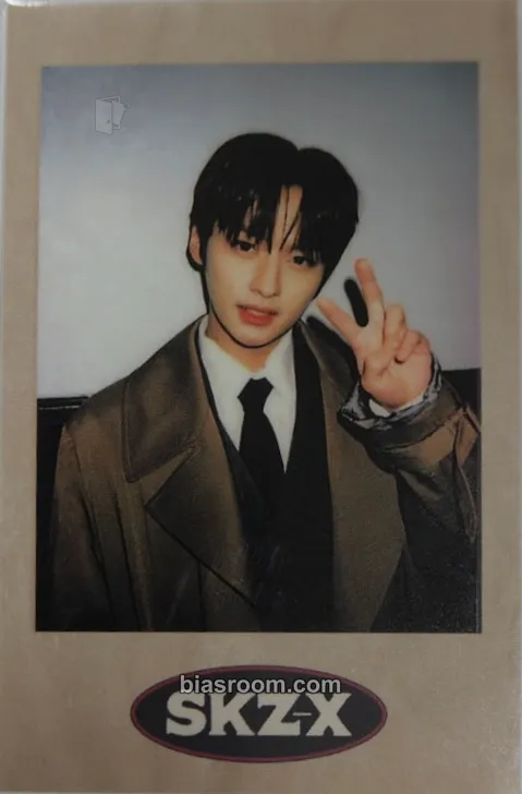 Lee Know 1st #LoveSTAY - SKZ-X Photocard - Stray Kids - Stray Kids K-pop photocard