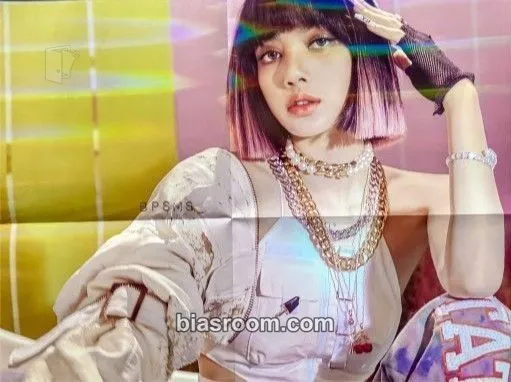 Lisa 4+1 THE ALBUM PHOTOBOOK - LIMITED EDITION Photocard - BLACKPINK - BLACKPINK K-pop photocard