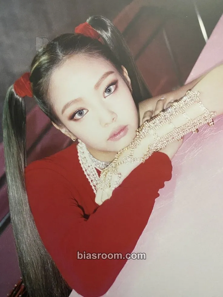 Jennie 4+1 THE ALBUM PHOTOBOOK - LIMITED EDITION Photocard - BLACKPINK - BLACKPINK K-pop photocard