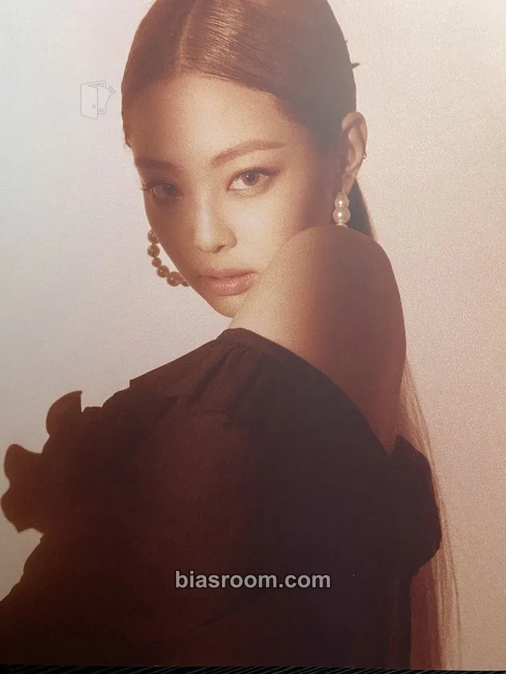 Jennie 4+1 THE ALBUM PHOTOBOOK - LIMITED EDITION Photocard - BLACKPINK - BLACKPINK K-pop photocard