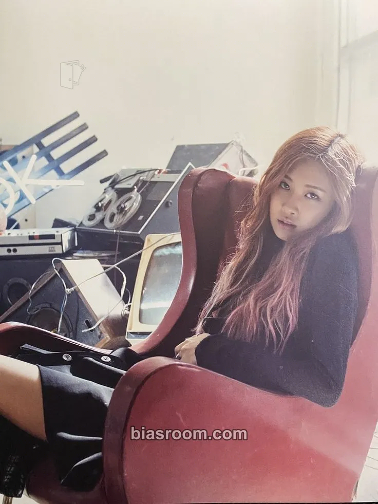 Rosé 4+1 THE ALBUM PHOTOBOOK - LIMITED EDITION Photocard - BLACKPINK - BLACKPINK K-pop photocard