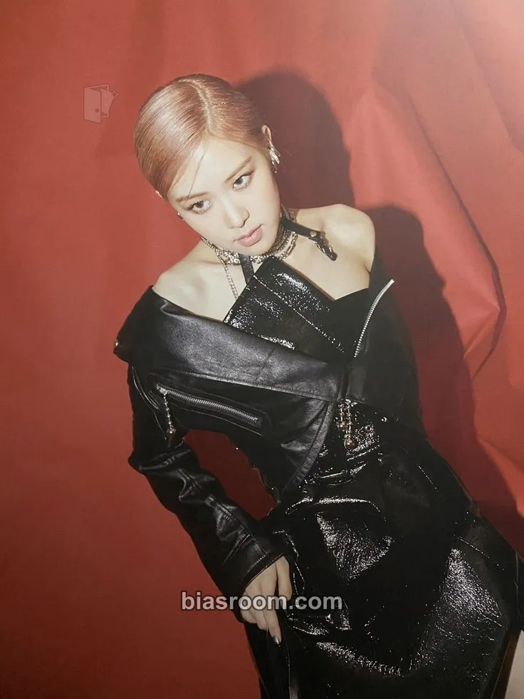 Rosé 4+1 THE ALBUM PHOTOBOOK - LIMITED EDITION Photocard - BLACKPINK - BLACKPINK K-pop photocard