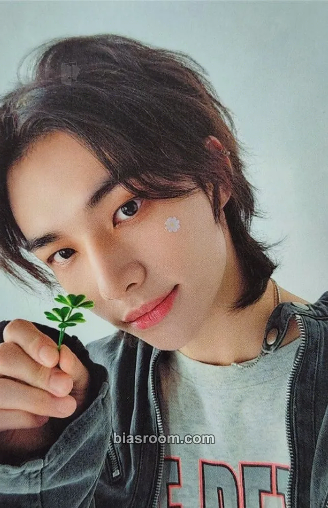 Hyunjin Social Path Photocard - Stray Kids - Stray Kids K-pop photocard