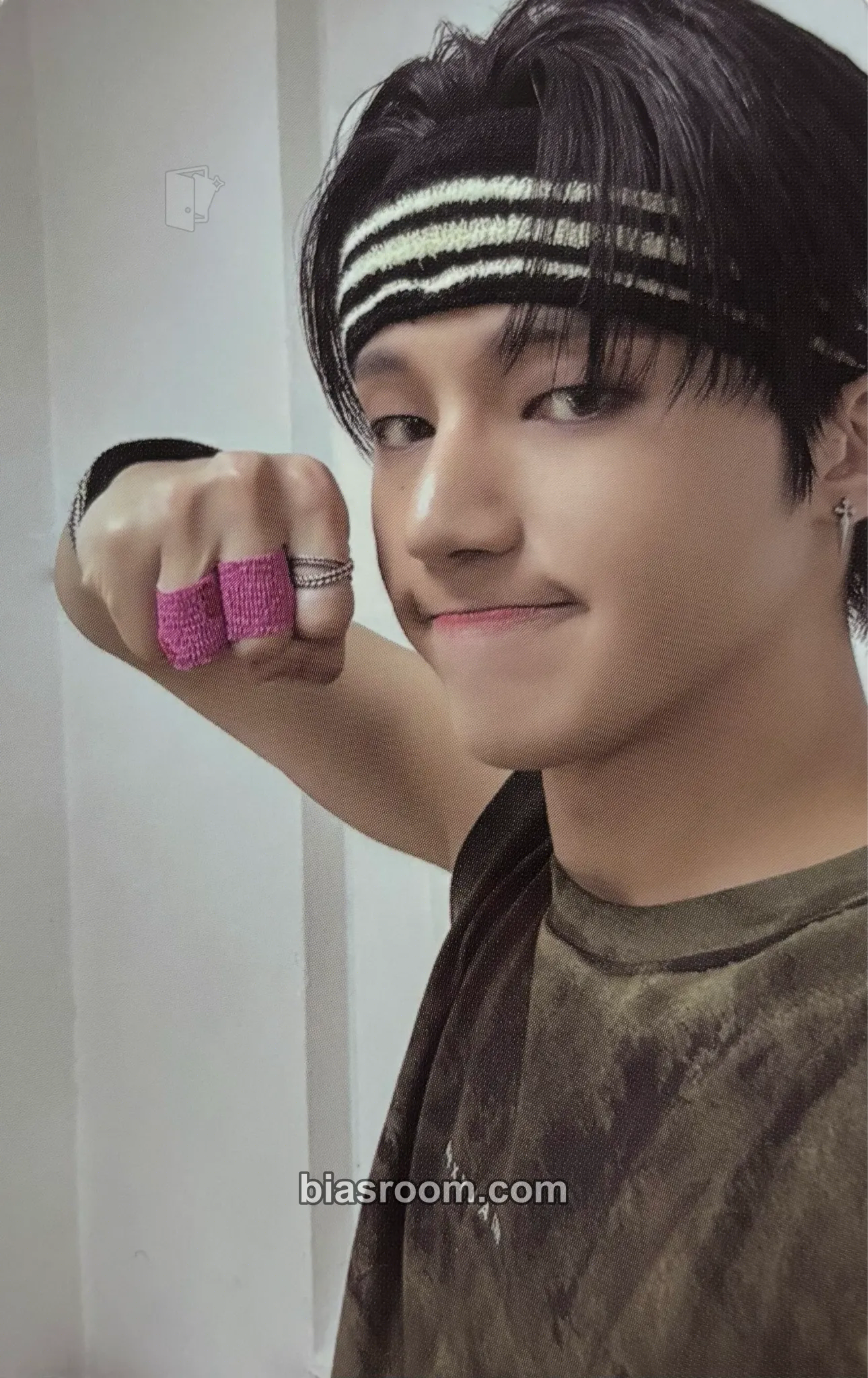 Wooyoung THE WORLD EP.2 : OUTLAW Photocard - ATEEZ - ATEEZ K-pop photocard