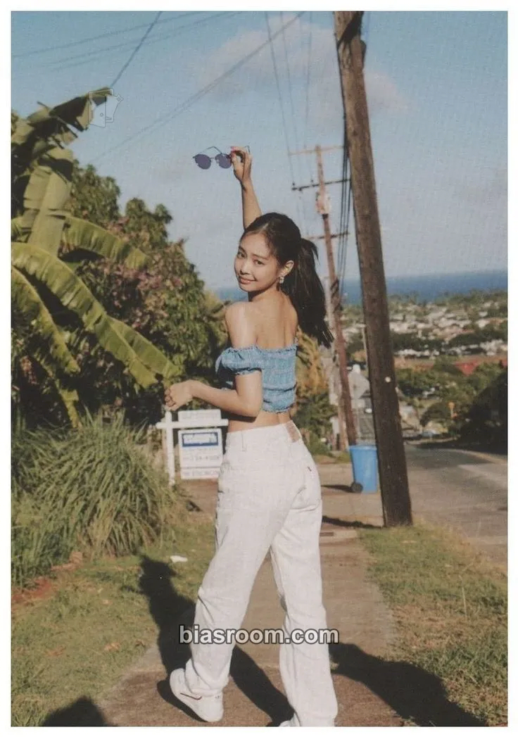 Jennie 2019 BLACKPINK'S SUMMER DIARY 'IN HAWAII' Photocard - BLACKPINK - BLACKPINK K-pop photocard