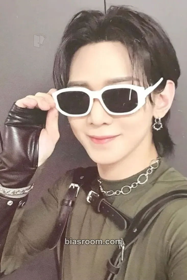 Yeosang THE WORLD EP.2 : OUTLAW Photocard - ATEEZ - ATEEZ K-pop photocard