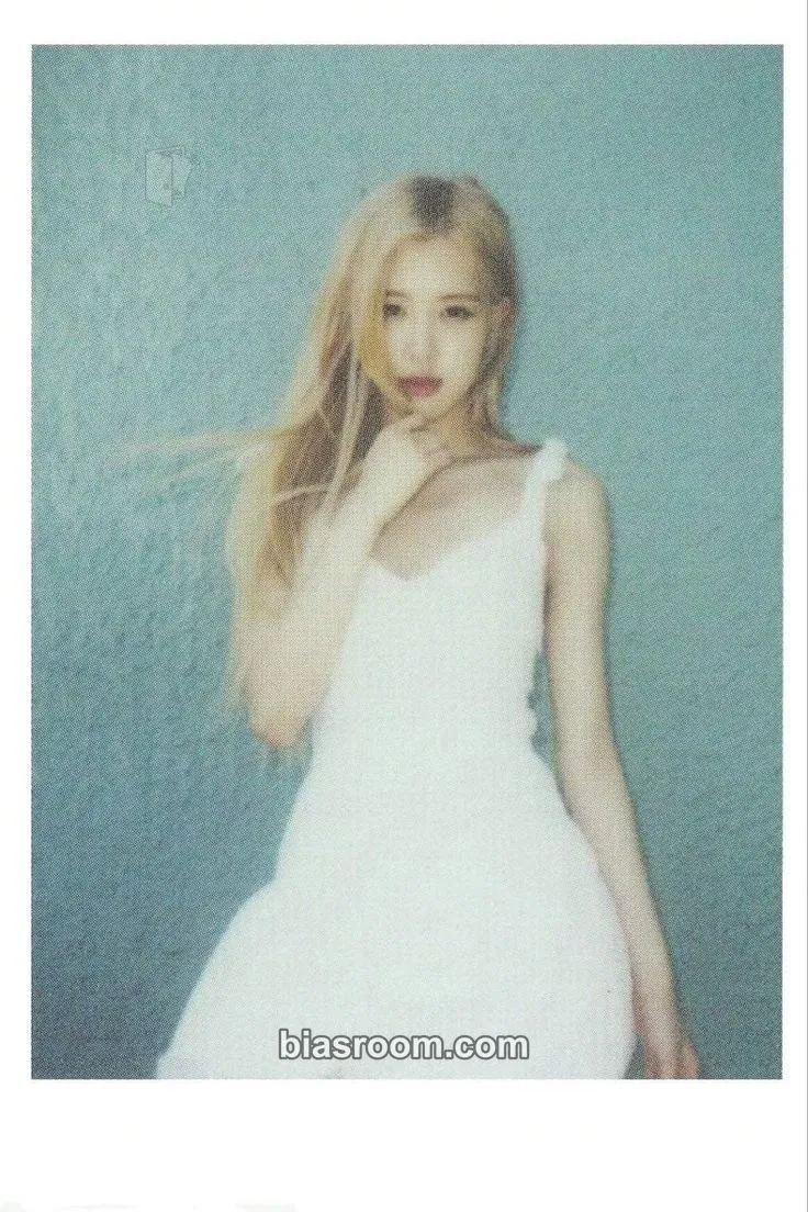 Rosé 2019 BLACKPINK'S SUMMER DIARY 'IN HAWAII' Photocard - BLACKPINK - BLACKPINK K-pop photocard