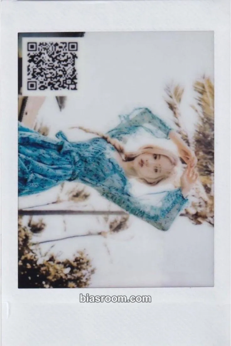 Rosé 2019 BLACKPINK'S SUMMER DIARY 'IN HAWAII' Photocard - BLACKPINK - BLACKPINK K-pop photocard