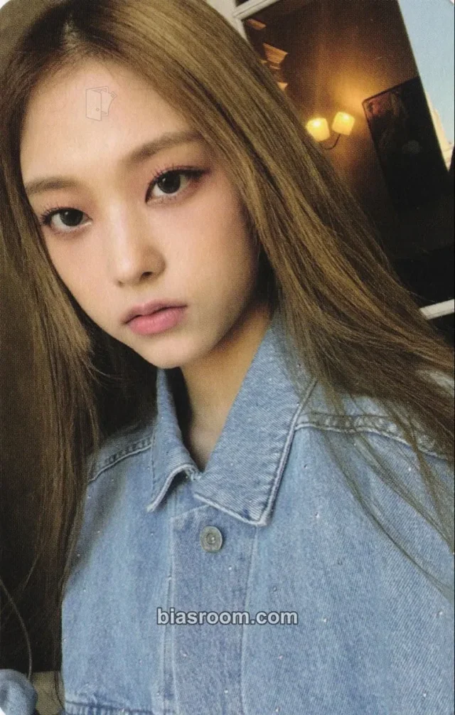 NewJeans - Haerin - New Jeans Album album photocard newjeans version bluebook