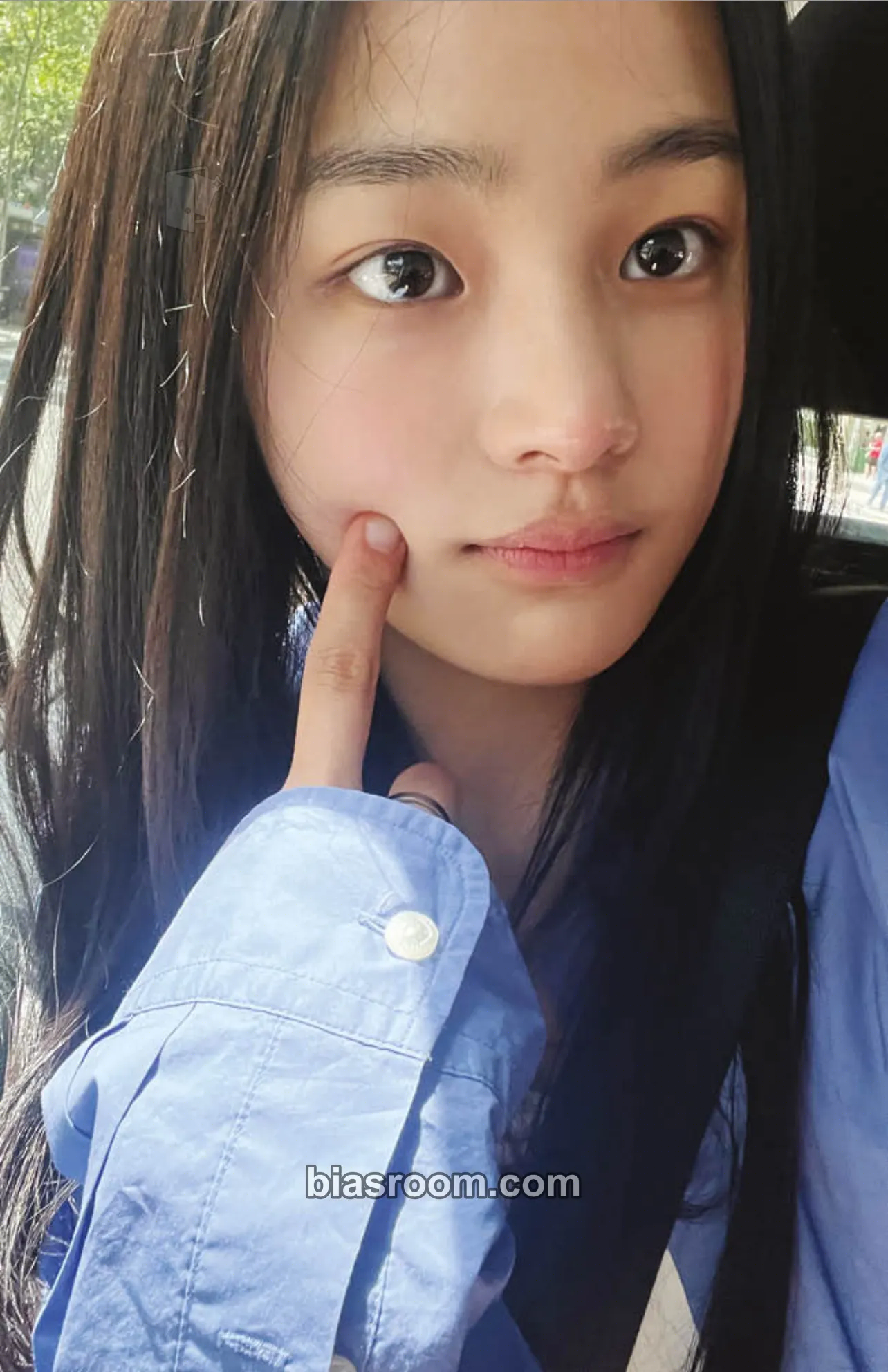 Minji NewJeans 1st EP “New Jeans” Photocard - NewJeans - NewJeans K-pop photocard