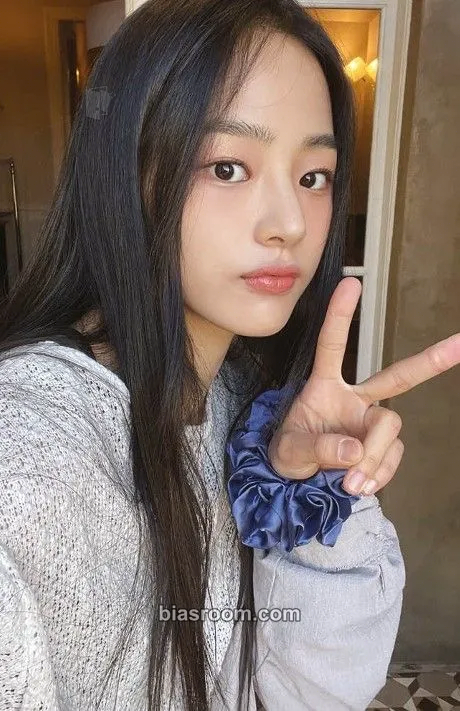 Minji NewJeans 1st EP “New Jeans” Photocard - NewJeans - NewJeans K-pop photocard