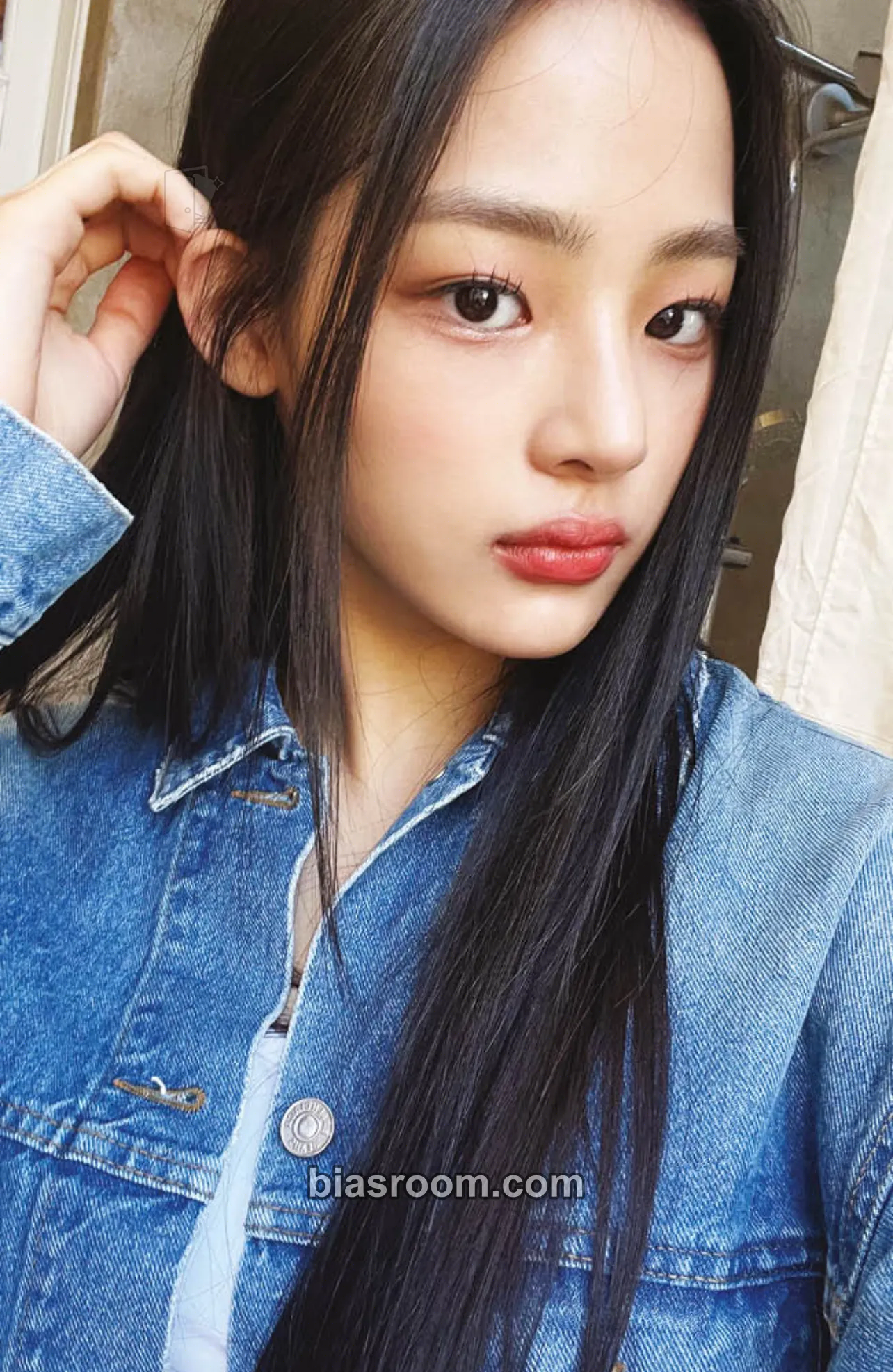 Minji NewJeans 1st EP “New Jeans” Photocard - NewJeans - NewJeans K-pop photocard