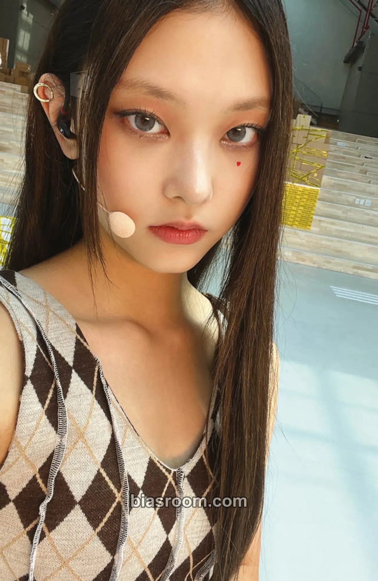 Haerin NewJeans 1st EP “New Jeans” Photocard - NewJeans - NewJeans K-pop photocard