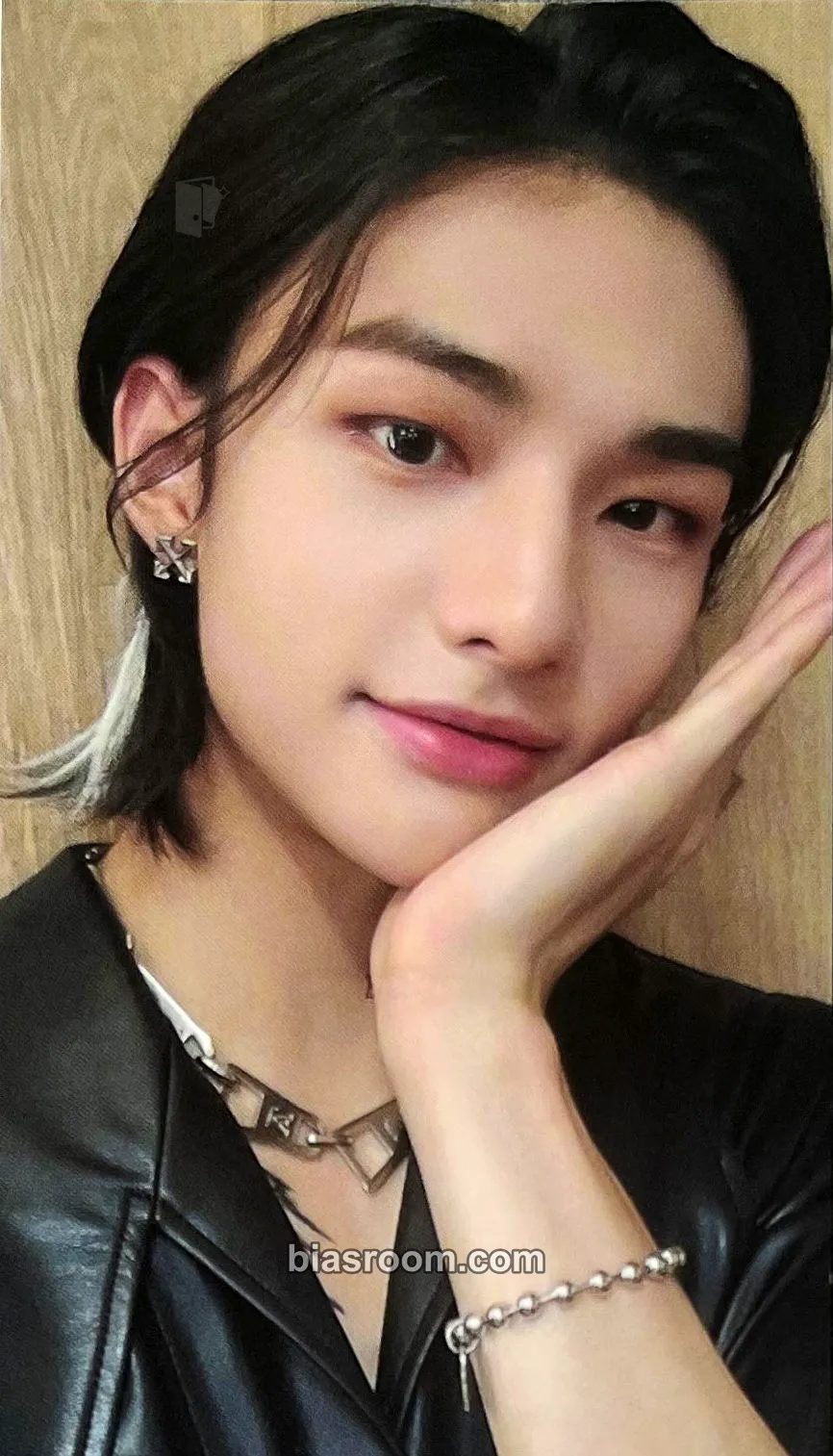 Hyunjin Scars Photocard - Stray Kids - Stray Kids K-pop photocard
