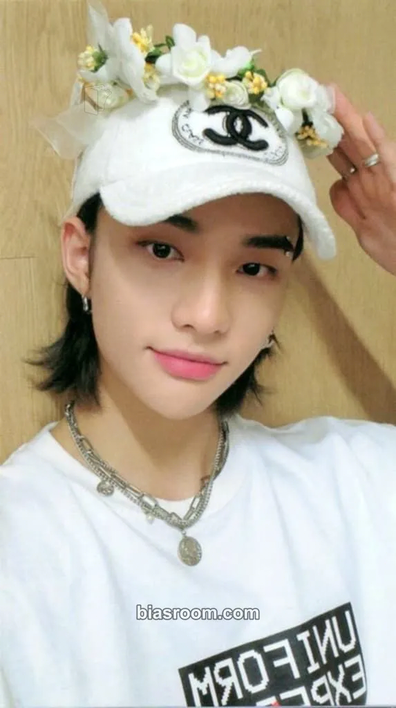 Hyunjin Scars Photocard - Stray Kids - Stray Kids K-pop photocard