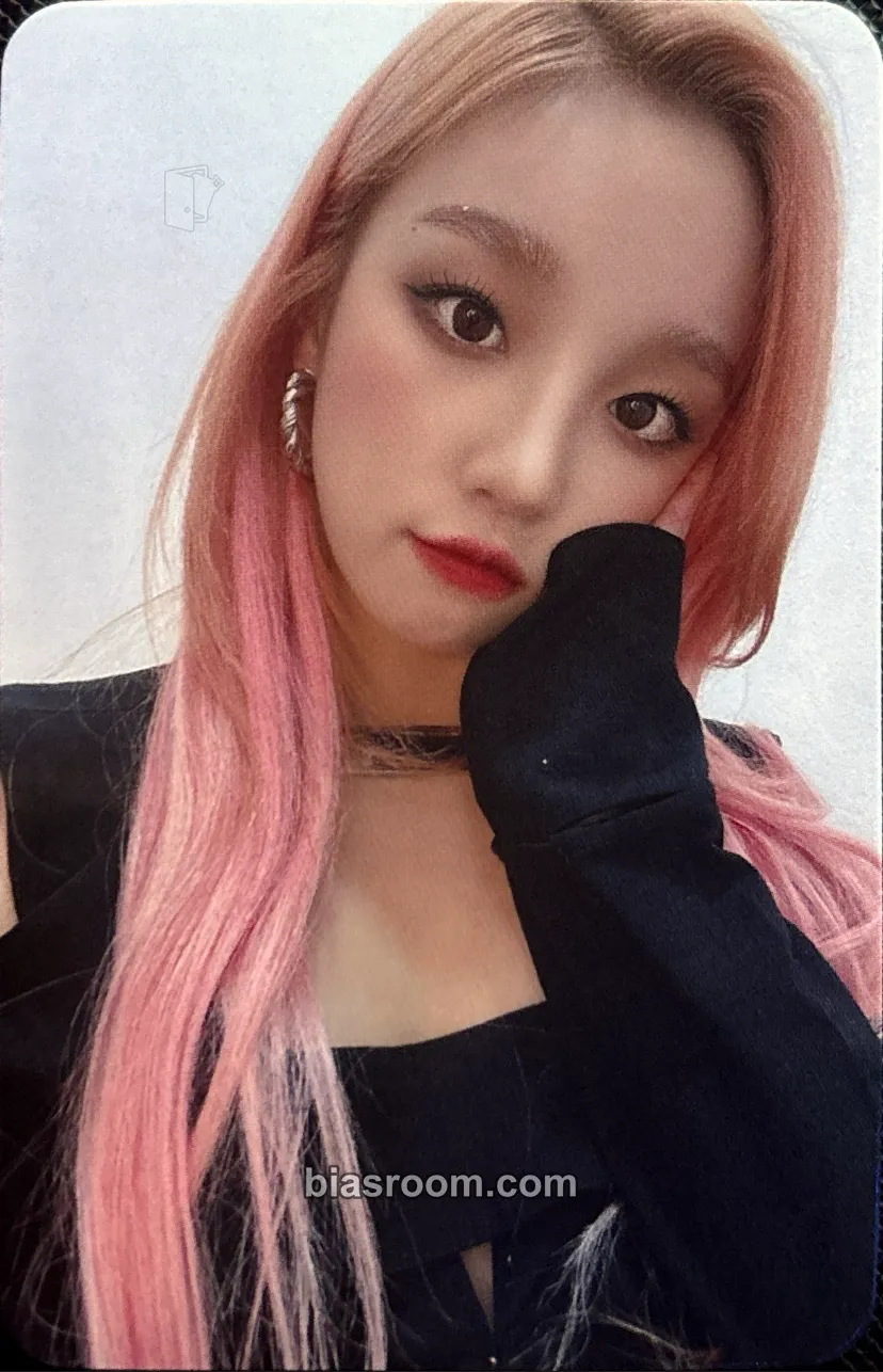 Yuqi I Never Die Photocard - i-dle - i-dle K-pop photocard