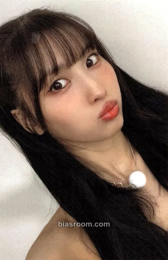 Momo STRATEGY Photocard - TWICE - TWICE K-pop photocard