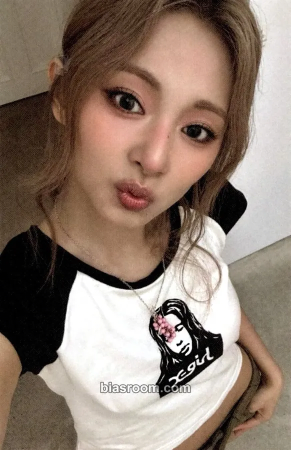 Tzuyu STRATEGY Photocard - TWICE - TWICE K-pop photocard
