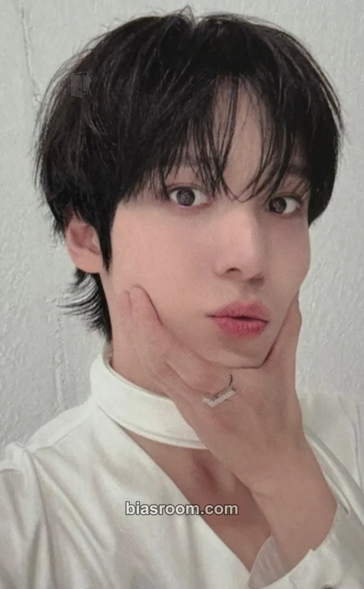 Yunho In Your Fantasy World Tour 2025 - 2026 Photocard - ATEEZ - ATEEZ K-pop photocard